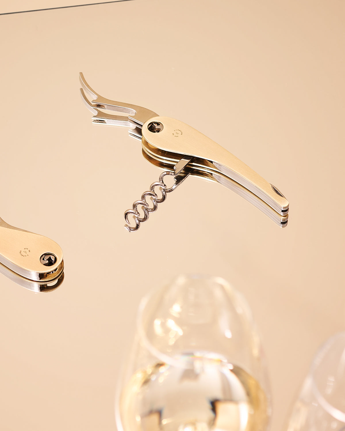 Soft Machine Brass - Kellnermesser aus Stahl mit Messingbeschlägen