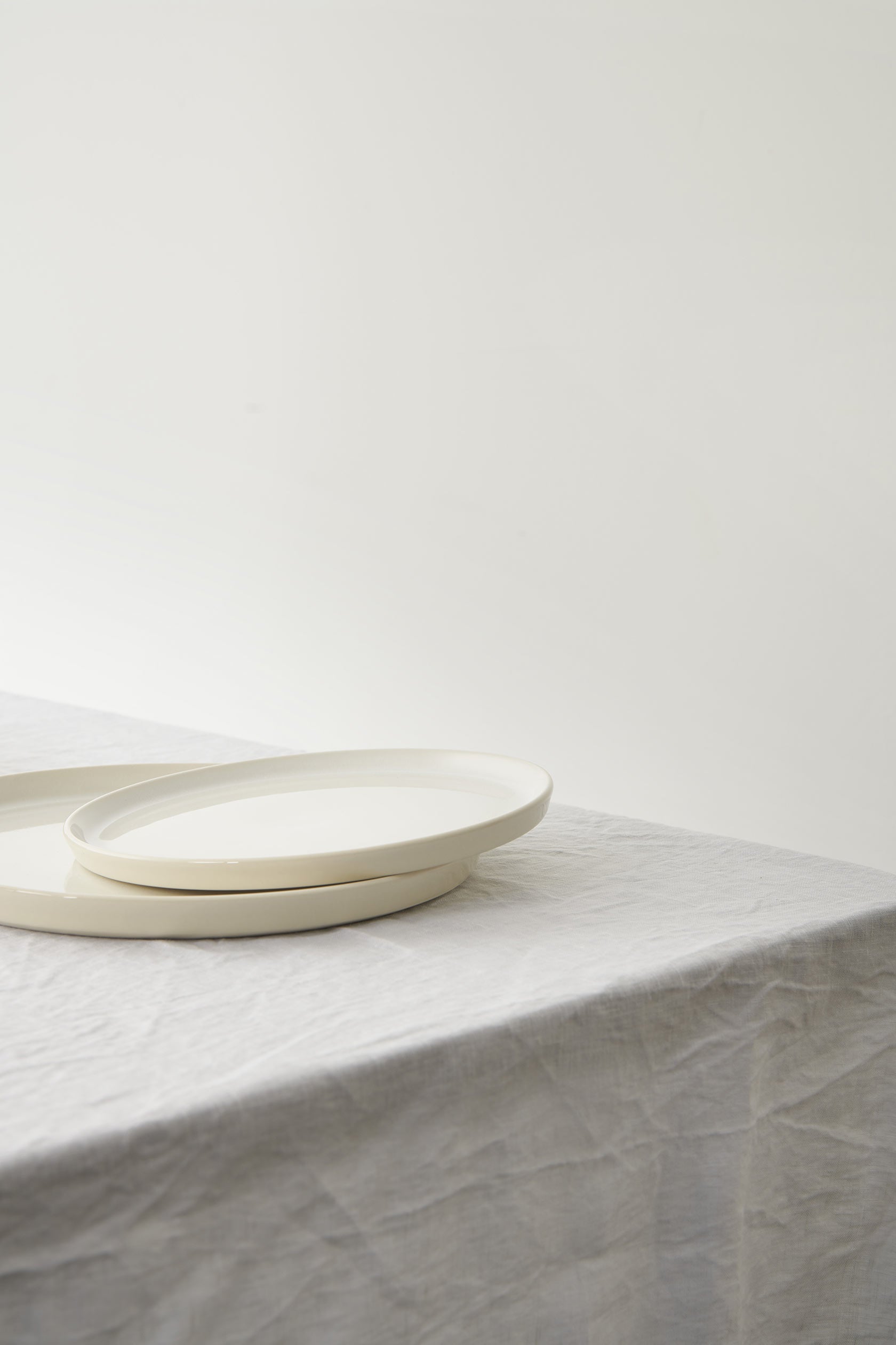 RE:GLAZE - assiette plate, tacheté de blanc